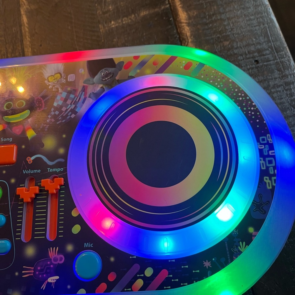 DreamWorks Trolls World Tour DJ Trollex Party Mixer Turntable Toy for Kids Music - Picture 2 of 8